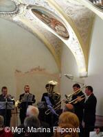 * Z DĚNÍ VE MĚSTĚ